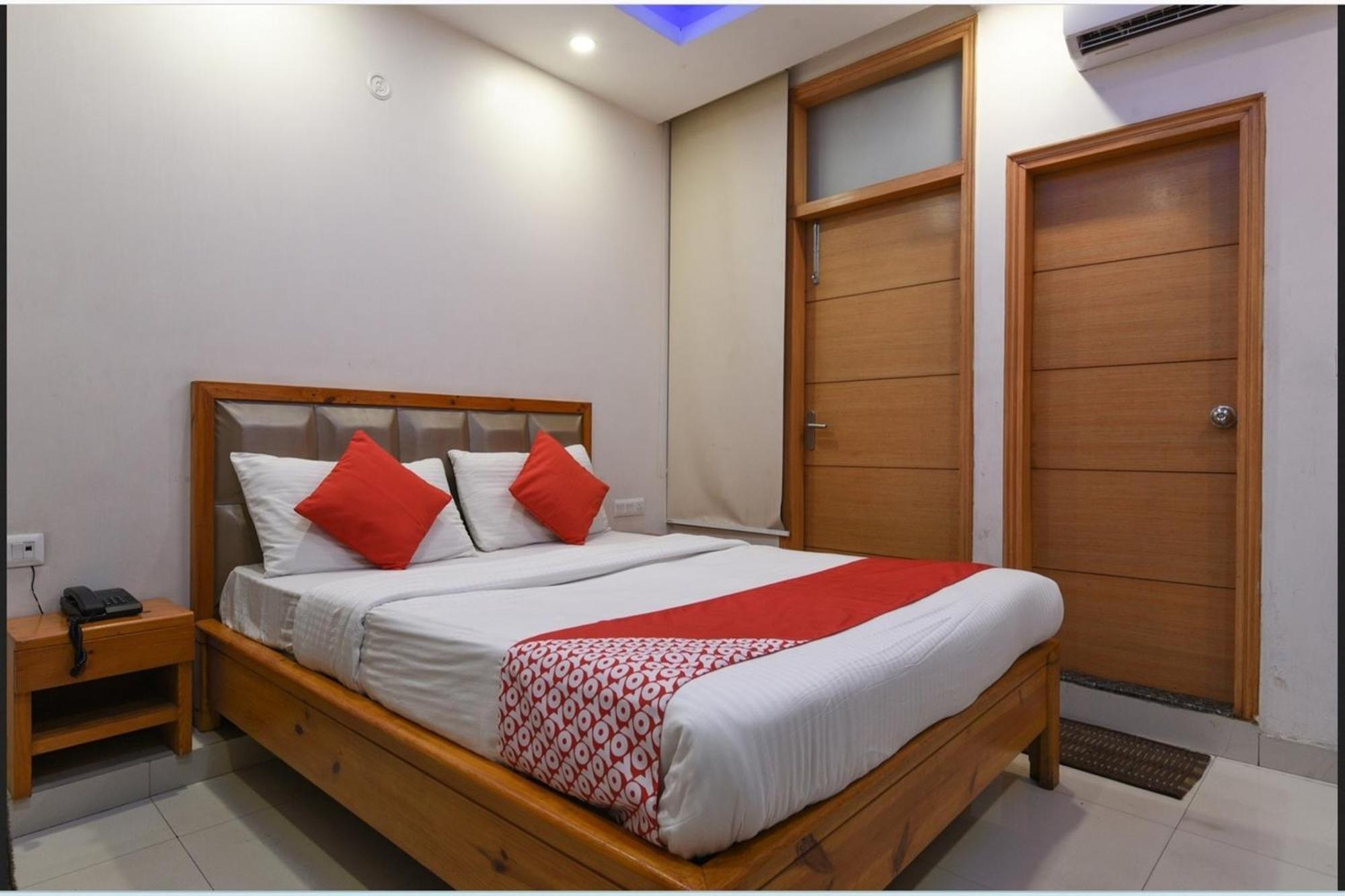 Hotel Clink New Delhi Airport Εξωτερικό φωτογραφία