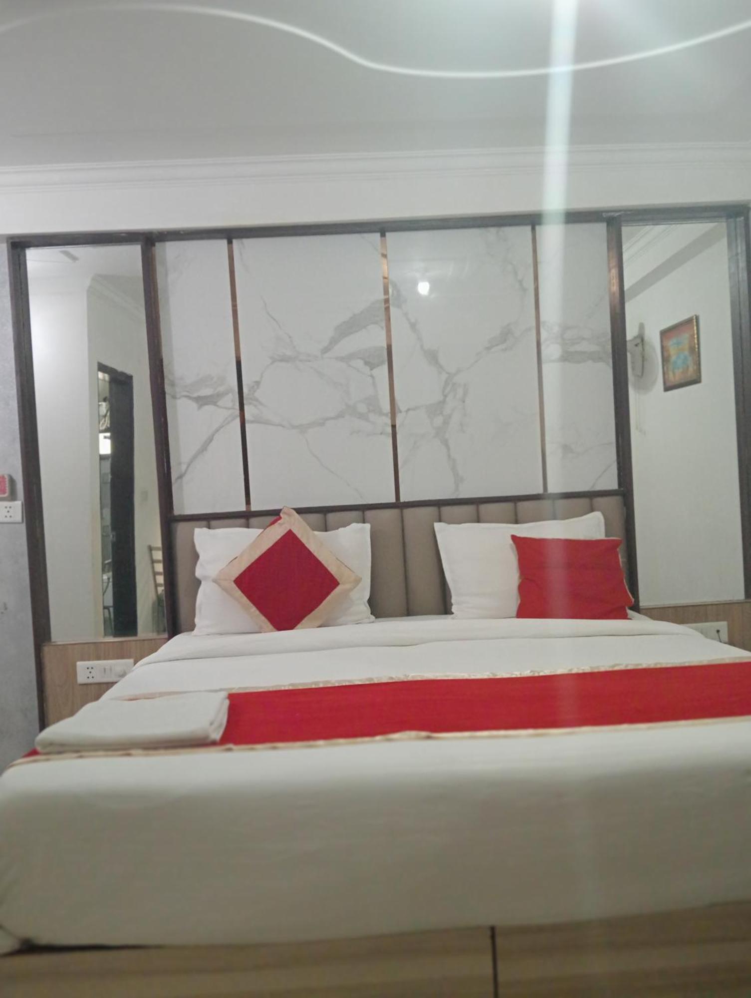Hotel Clink New Delhi Airport Εξωτερικό φωτογραφία